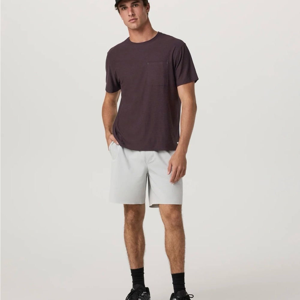 Vuori Tradewind Performance Pocket Tee Men Large Mahogany Purple Stretch